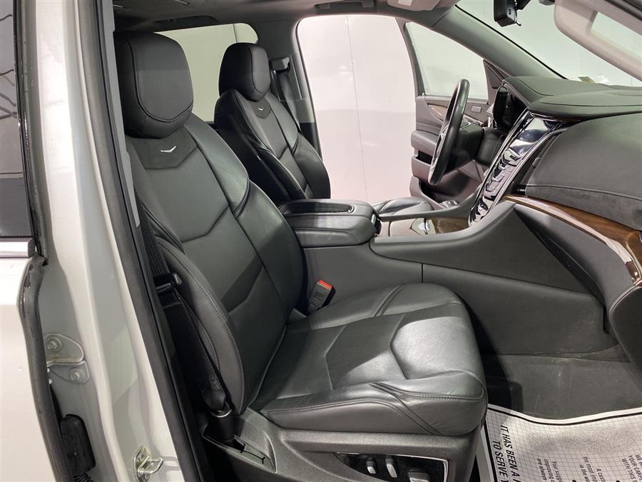 Used Cadillac Escalade Luxury 2020 | Queens Auto Mall. Richmond Hill, New York Used Cadillac Escalade Luxury 2020 | Queens Auto Mall. Richmond Hill, New York