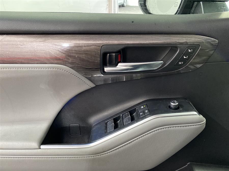 Used Toyota Highlander Hybrid Limited 2021 | Queens Auto Mall. Richmond Hill, New York Used Toyota Highlander Hybrid Limited 2021 | Queens Auto Mall. Richmond Hill, New York