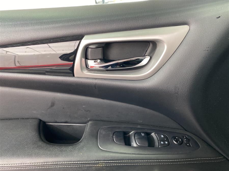 Used Nissan Pathfinder S 2019 | Queens Auto Mall. Richmond Hill, New York Used Nissan Pathfinder S 2019 | Queens Auto Mall. Richmond Hill, New York