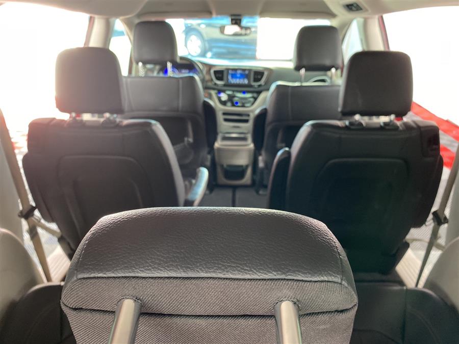 Used Chrysler Pacifica Touring L 2019 | Queens Auto Mall. Richmond Hill, New York Used Chrysler Pacifica Touring L 2019 | Queens Auto Mall. Richmond Hill, New York