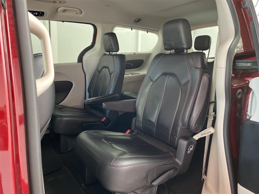 Used Chrysler Pacifica Touring L 2019 | Queens Auto Mall. Richmond Hill, New York Used Chrysler Pacifica Touring L 2019 | Queens Auto Mall. Richmond Hill, New York