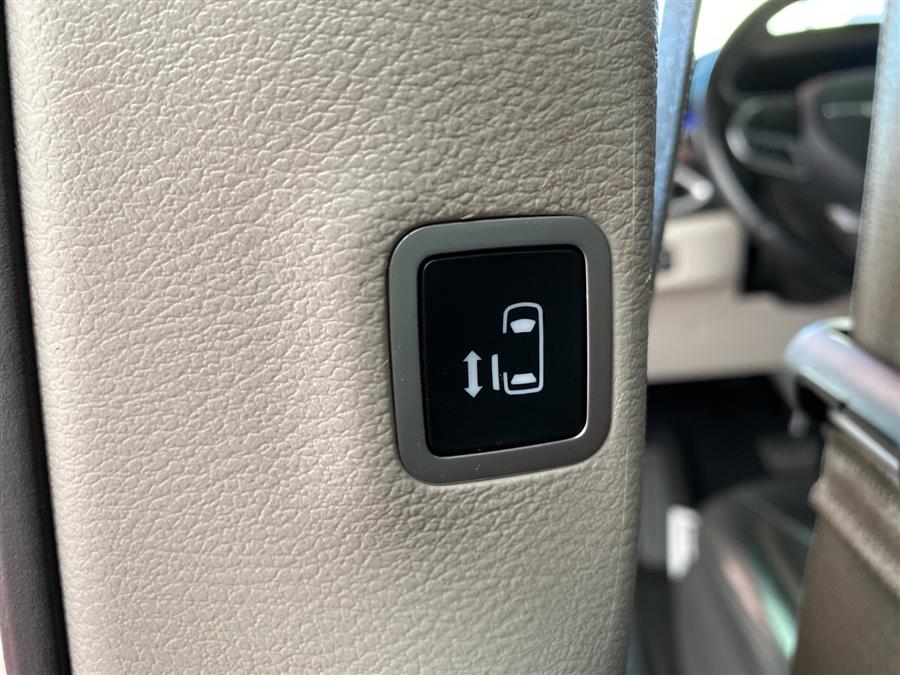 Used Chrysler Pacifica Touring L 2019 | Queens Auto Mall. Richmond Hill, New York Used Chrysler Pacifica Touring L 2019 | Queens Auto Mall. Richmond Hill, New York