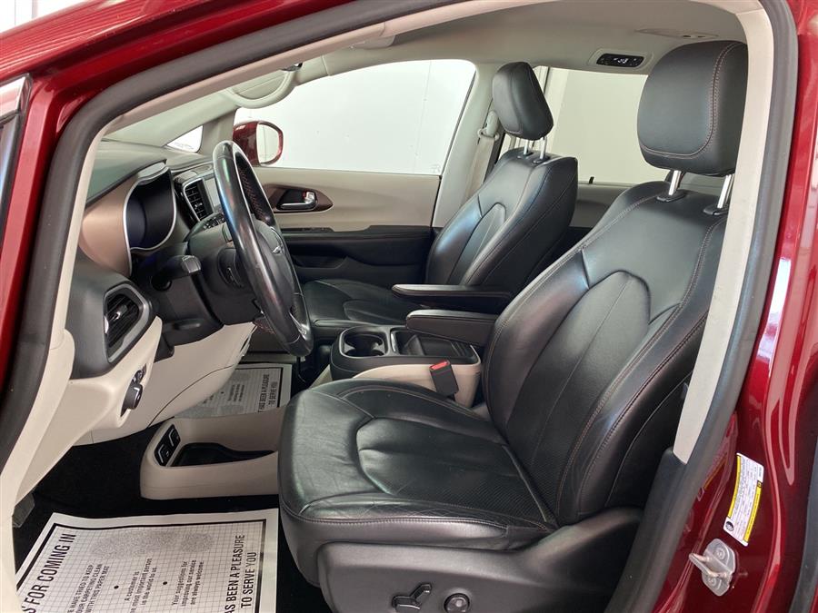 Used Chrysler Pacifica Touring L 2019 | Queens Auto Mall. Richmond Hill, New York Used Chrysler Pacifica Touring L 2019 | Queens Auto Mall. Richmond Hill, New York