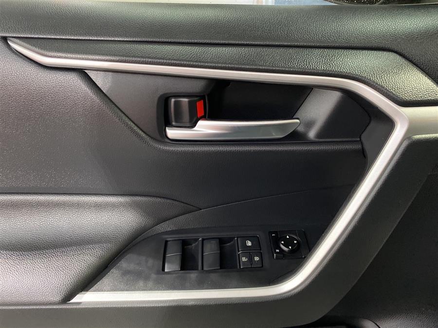 Used Toyota Rav4 Hybrid XLE 2020 | Queens Auto Mall. Richmond Hill, New York Used Toyota Rav4 Hybrid XLE 2020 | Queens Auto Mall. Richmond Hill, New York