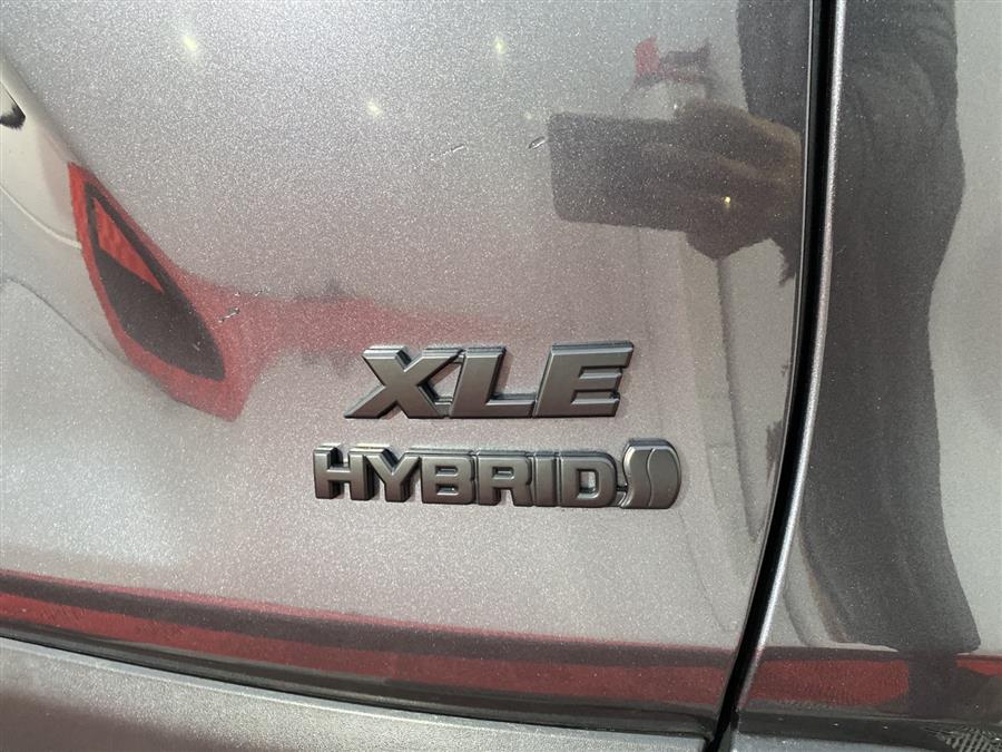 Used Toyota Rav4 Hybrid XLE 2020 | Queens Auto Mall. Richmond Hill, New York Used Toyota Rav4 Hybrid XLE 2020 | Queens Auto Mall. Richmond Hill, New York