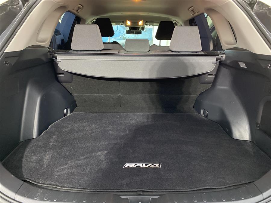 Used Toyota Rav4 Hybrid XLE 2020 | Queens Auto Mall. Richmond Hill, New York Used Toyota Rav4 Hybrid XLE 2020 | Queens Auto Mall. Richmond Hill, New York