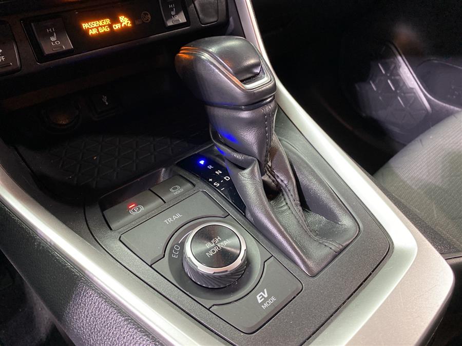 Used Toyota Rav4 Hybrid XLE 2020 | Queens Auto Mall. Richmond Hill, New York Used Toyota Rav4 Hybrid XLE 2020 | Queens Auto Mall. Richmond Hill, New York