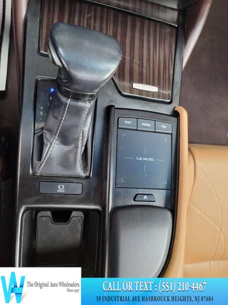 2019 Lexus ES ES 350 Luxury FWD, available for sale in Lodi, New Jersey | AW Auto & Truck Wholesalers, Inc. Lodi, New Jersey 2019 Lexus ES ES 350 Luxury FWD, available for sale in Lodi, New Jersey | AW Auto & Truck Wholesalers, Inc. Lodi, New Jersey