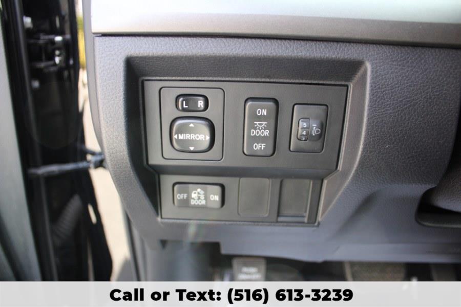 2017 Toyota Tundra 4WD SR5 Double Cab 6.5'' Bed 5.7L, available for sale in Great Neck, New York | Great Neck Car Buyers & Sellers. Great Neck, New York 2017 Toyota Tundra 4WD SR5 Double Cab 6.5'' Bed 5.7L, available for sale in Great Neck, New York | Great Neck Car Buyers & Sellers. Great Neck, New York