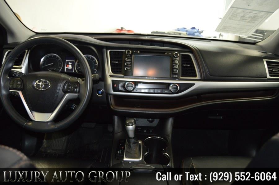 2016 Toyota Highlander AWD 4dr V6 XLE (Natl), available for sale in Bronx, New York | Luxury Auto Group. Bronx, New York 2016 Toyota Highlander AWD 4dr V6 XLE (Natl), available for sale in Bronx, New York | Luxury Auto Group. Bronx, New York