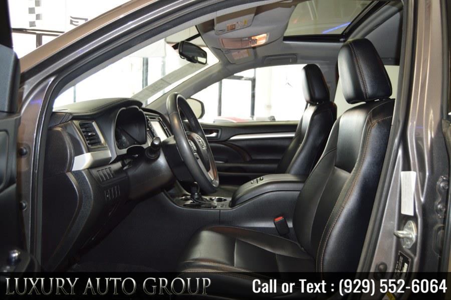 2016 Toyota Highlander AWD 4dr V6 XLE (Natl), available for sale in Bronx, New York | Luxury Auto Group. Bronx, New York 2016 Toyota Highlander AWD 4dr V6 XLE (Natl), available for sale in Bronx, New York | Luxury Auto Group. Bronx, New York
