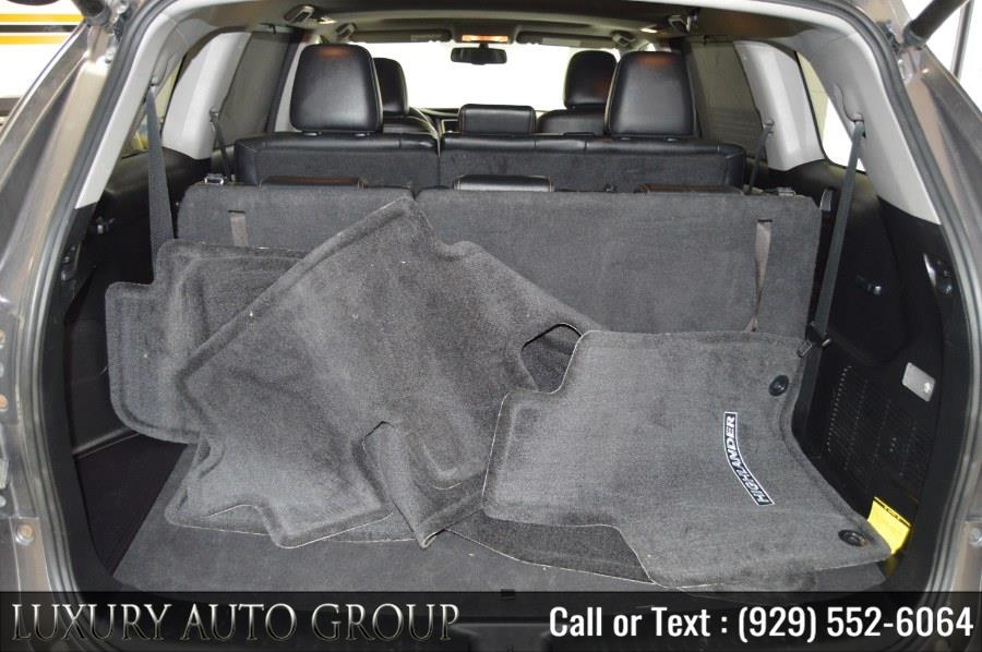 2016 Toyota Highlander AWD 4dr V6 XLE (Natl), available for sale in Bronx, New York | Luxury Auto Group. Bronx, New York 2016 Toyota Highlander AWD 4dr V6 XLE (Natl), available for sale in Bronx, New York | Luxury Auto Group. Bronx, New York