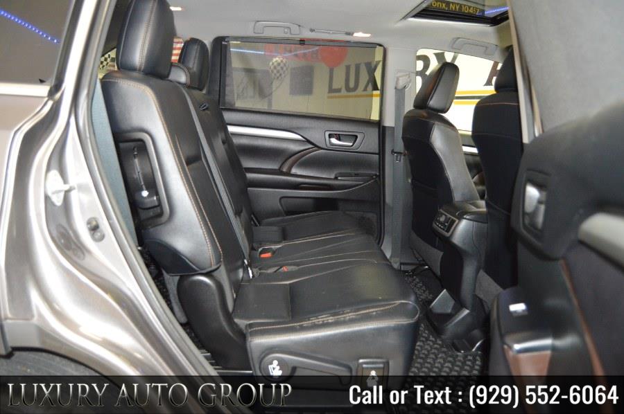 2016 Toyota Highlander AWD 4dr V6 XLE (Natl), available for sale in Bronx, New York | Luxury Auto Group. Bronx, New York 2016 Toyota Highlander AWD 4dr V6 XLE (Natl), available for sale in Bronx, New York | Luxury Auto Group. Bronx, New York