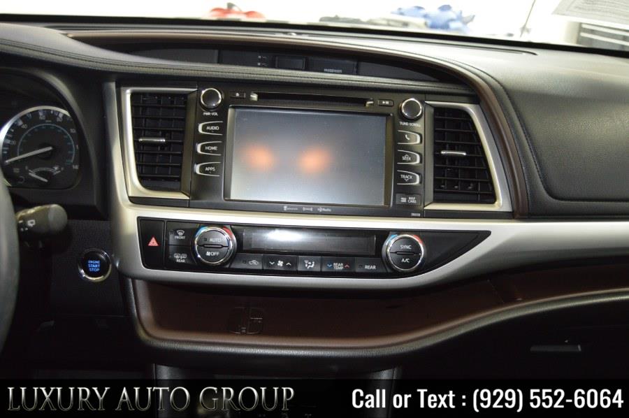 2016 Toyota Highlander AWD 4dr V6 XLE (Natl), available for sale in Bronx, New York | Luxury Auto Group. Bronx, New York 2016 Toyota Highlander AWD 4dr V6 XLE (Natl), available for sale in Bronx, New York | Luxury Auto Group. Bronx, New York