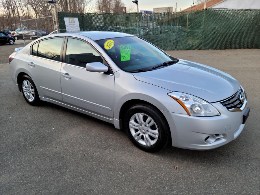 Used Nissan Altima 4dr Sdn I4 CVT 2.5 S 2011 | Cos Central Auto. Meriden, Connecticut Used Nissan Altima 4dr Sdn I4 CVT 2.5 S 2011 | Cos Central Auto. Meriden, Connecticut