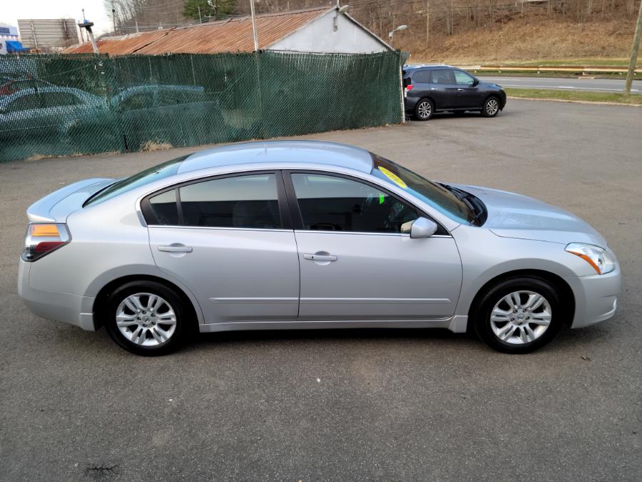 Used Nissan Altima 4dr Sdn I4 CVT 2.5 S 2011 | Cos Central Auto. Meriden, Connecticut Used Nissan Altima 4dr Sdn I4 CVT 2.5 S 2011 | Cos Central Auto. Meriden, Connecticut