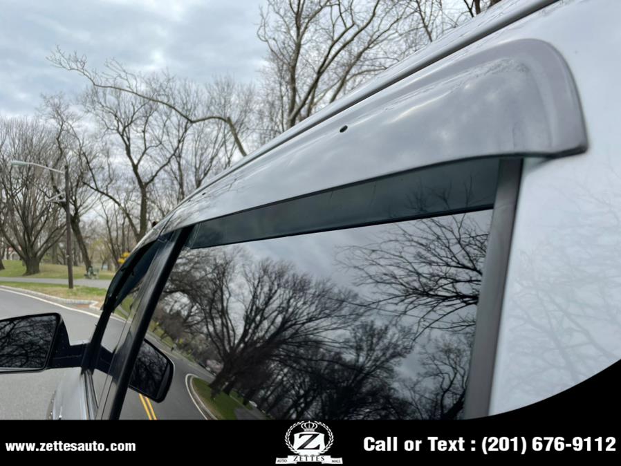 2017 Toyota Tundra 4WD Limited CrewMax 5.5'' Bed 5.7L (Natl), available for sale in Jersey City, New Jersey | Zettes Auto Mall. Jersey City, New Jersey 2017 Toyota Tundra 4WD Limited CrewMax 5.5'' Bed 5.7L (Natl), available for sale in Jersey City, New Jersey | Zettes Auto Mall. Jersey City, New Jersey
