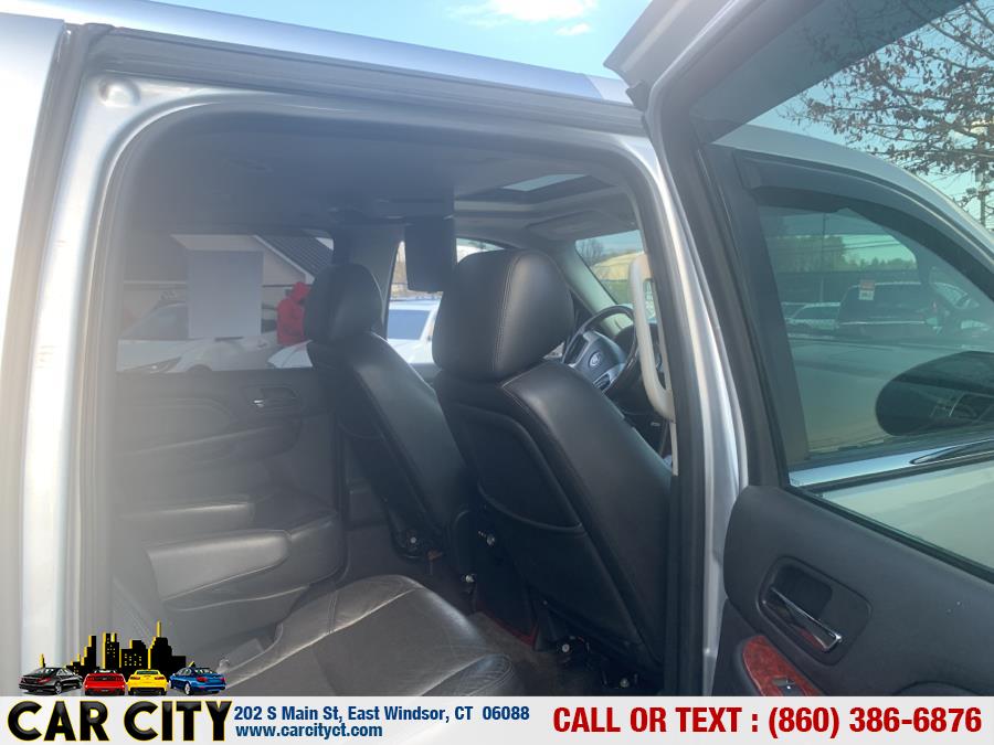 2013 Cadillac Escalade ESV AWD 4dr Luxury, available for sale in East Windsor, Connecticut | Car City LLC. East Windsor, Connecticut 2013 Cadillac Escalade ESV AWD 4dr Luxury, available for sale in East Windsor, Connecticut | Car City LLC. East Windsor, Connecticut