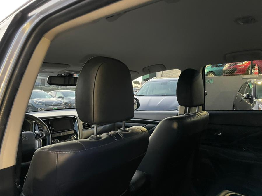 Used Mitsubishi Outlander PHEV SEL S-AWC 2018 | Green Light Auto Wholesale. Daly City, California Used Mitsubishi Outlander PHEV SEL S-AWC 2018 | Green Light Auto Wholesale. Daly City, California