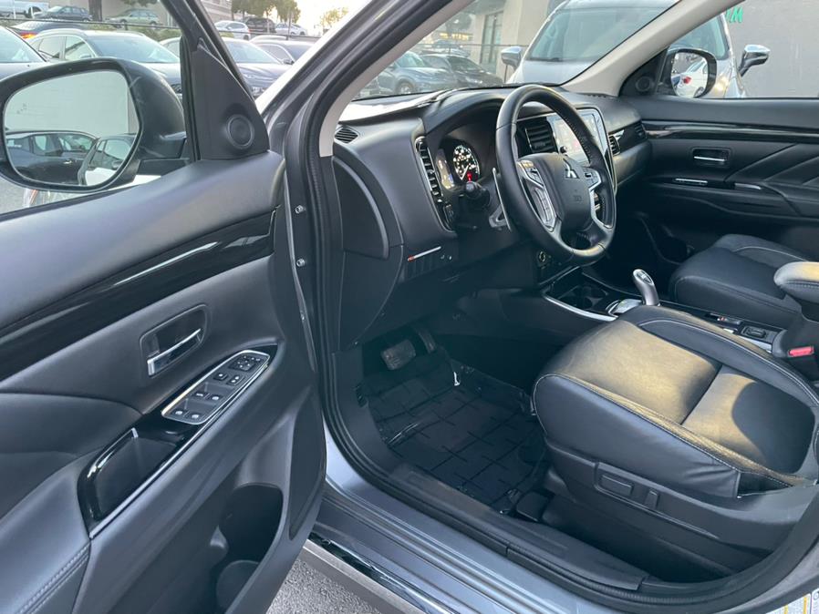Used Mitsubishi Outlander PHEV SEL S-AWC 2018 | Green Light Auto Wholesale. Daly City, California Used Mitsubishi Outlander PHEV SEL S-AWC 2018 | Green Light Auto Wholesale. Daly City, California