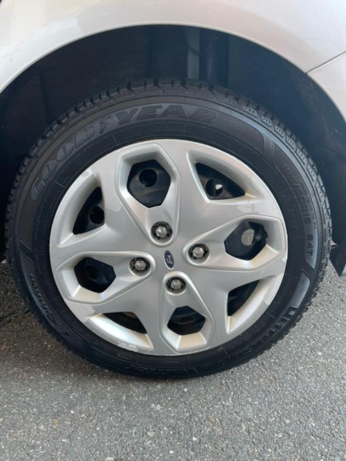 Used Ford Fiesta 4dr Sdn SE 2013 | Supreme Automotive. New Britain, Connecticut Used Ford Fiesta 4dr Sdn SE 2013 | Supreme Automotive. New Britain, Connecticut