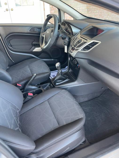Used Ford Fiesta 4dr Sdn SE 2013 | Supreme Automotive. New Britain, Connecticut Used Ford Fiesta 4dr Sdn SE 2013 | Supreme Automotive. New Britain, Connecticut