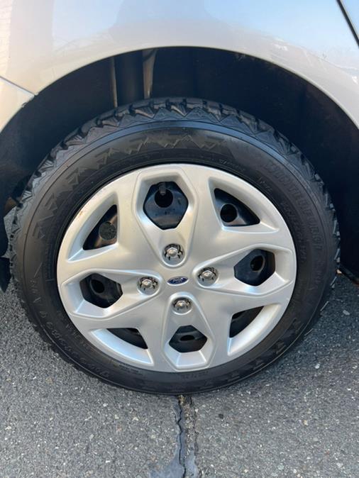 Used Ford Fiesta 4dr Sdn SE 2013 | Supreme Automotive. New Britain, Connecticut Used Ford Fiesta 4dr Sdn SE 2013 | Supreme Automotive. New Britain, Connecticut