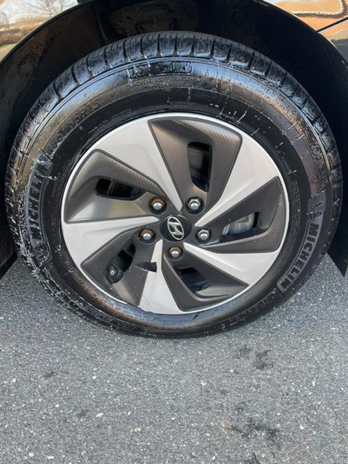 Used Hyundai Ioniq Hybrid SEL Hatchback 2017 | Supreme Automotive. New Britain, Connecticut Used Hyundai Ioniq Hybrid SEL Hatchback 2017 | Supreme Automotive. New Britain, Connecticut