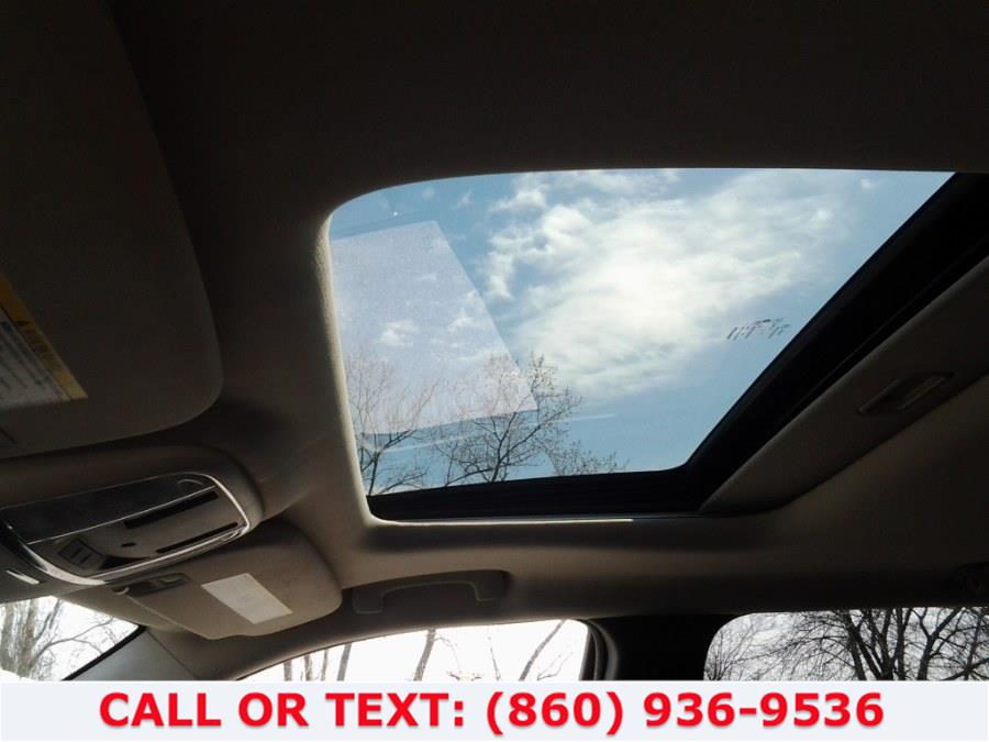 2007 Saturn Outlook AWD 4dr XR, available for sale in Hartford, Connecticut | Lee Motors Sales Inc. Hartford, Connecticut 2007 Saturn Outlook AWD 4dr XR, available for sale in Hartford, Connecticut | Lee Motors Sales Inc. Hartford, Connecticut