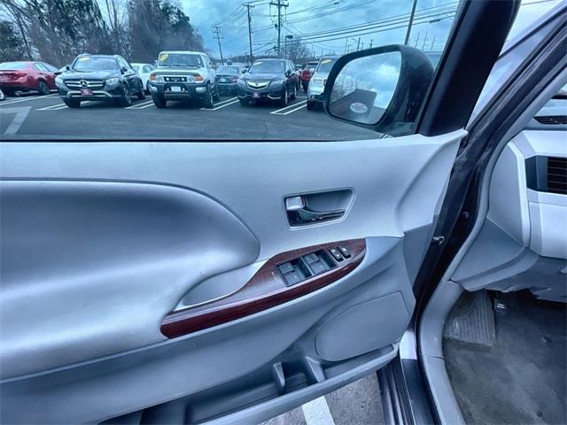 Used Toyota Sienna XLE 2014 | Wiz Leasing Inc. Stratford, Connecticut Used Toyota Sienna XLE 2014 | Wiz Leasing Inc. Stratford, Connecticut