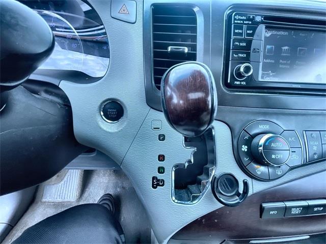 Used Toyota Sienna XLE 2014 | Wiz Leasing Inc. Stratford, Connecticut Used Toyota Sienna XLE 2014 | Wiz Leasing Inc. Stratford, Connecticut