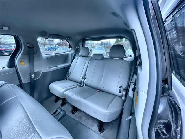 Used Toyota Sienna XLE 2014 | Wiz Leasing Inc. Stratford, Connecticut Used Toyota Sienna XLE 2014 | Wiz Leasing Inc. Stratford, Connecticut