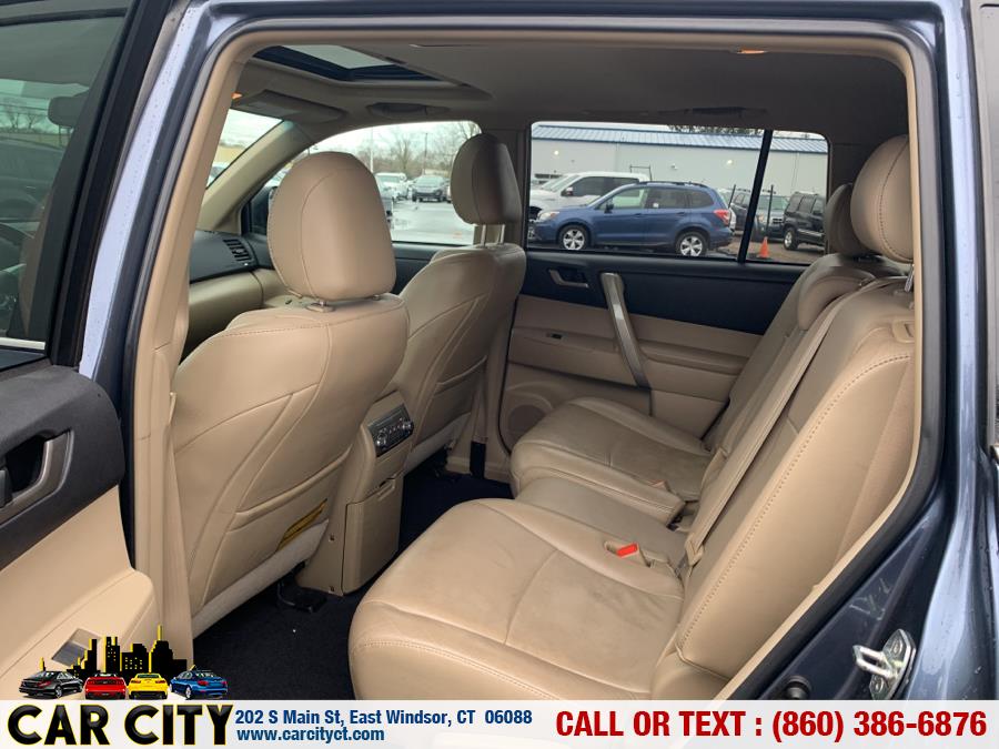 2011 Toyota Highlander 4WD 4dr V6 SE (Natl), available for sale in East Windsor, Connecticut | Car City LLC. East Windsor, Connecticut 2011 Toyota Highlander 4WD 4dr V6 SE (Natl), available for sale in East Windsor, Connecticut | Car City LLC. East Windsor, Connecticut