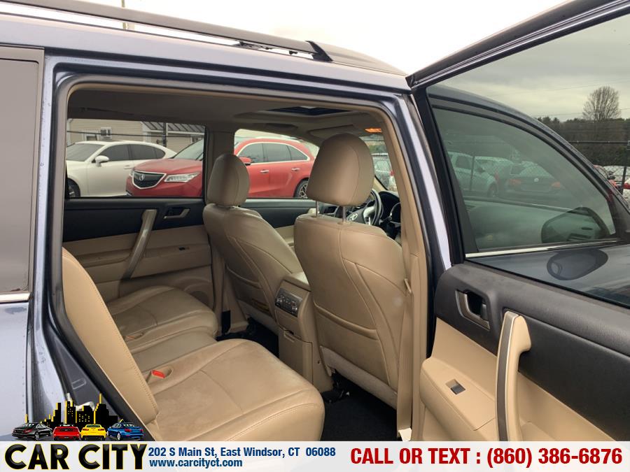 2011 Toyota Highlander 4WD 4dr V6 SE (Natl), available for sale in East Windsor, Connecticut | Car City LLC. East Windsor, Connecticut 2011 Toyota Highlander 4WD 4dr V6 SE (Natl), available for sale in East Windsor, Connecticut | Car City LLC. East Windsor, Connecticut