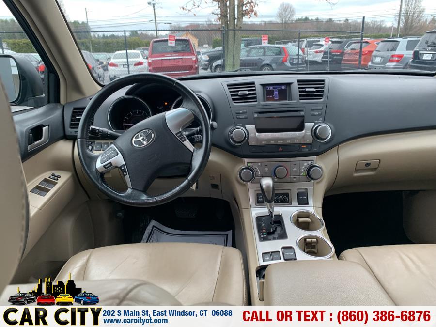 2011 Toyota Highlander 4WD 4dr V6 SE (Natl), available for sale in East Windsor, Connecticut | Car City LLC. East Windsor, Connecticut 2011 Toyota Highlander 4WD 4dr V6 SE (Natl), available for sale in East Windsor, Connecticut | Car City LLC. East Windsor, Connecticut