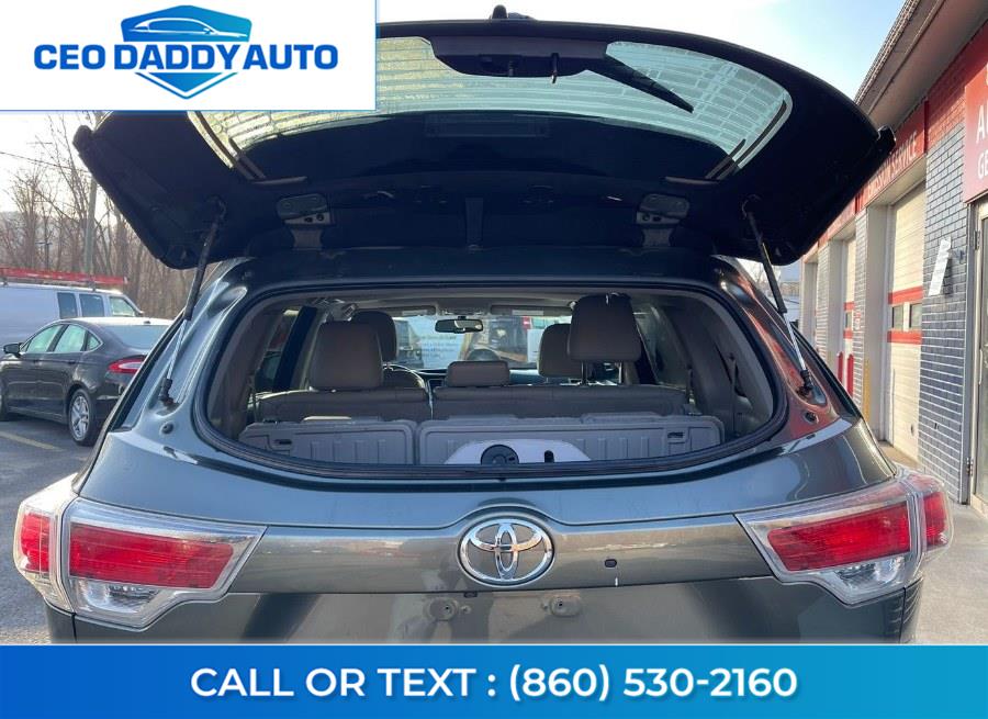2016 Toyota Highlander AWD 4dr V6 XLE (Natl), available for sale in Online only, Connecticut | CEO DADDY AUTO. Online only, Connecticut 2016 Toyota Highlander AWD 4dr V6 XLE (Natl), available for sale in Online only, Connecticut | CEO DADDY AUTO. Online only, Connecticut