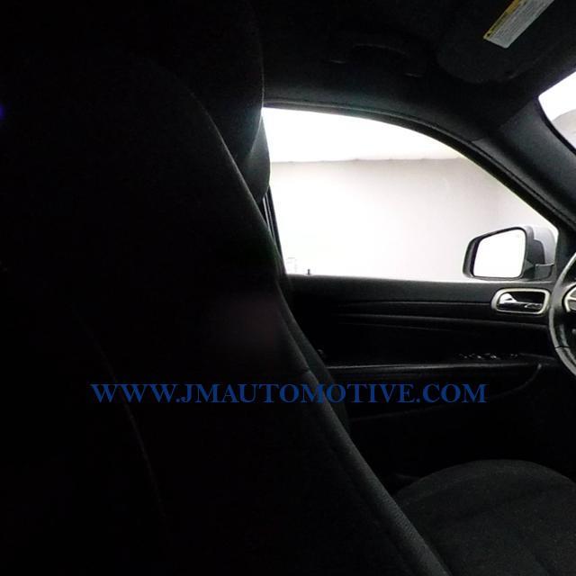 2015 Jeep Grand Cherokee 4WD 4dr Laredo, available for sale in Naugatuck, Connecticut | J&M Automotive Sls&Svc LLC. Naugatuck, Connecticut 2015 Jeep Grand Cherokee 4WD 4dr Laredo, available for sale in Naugatuck, Connecticut | J&M Automotive Sls&Svc LLC. Naugatuck, Connecticut