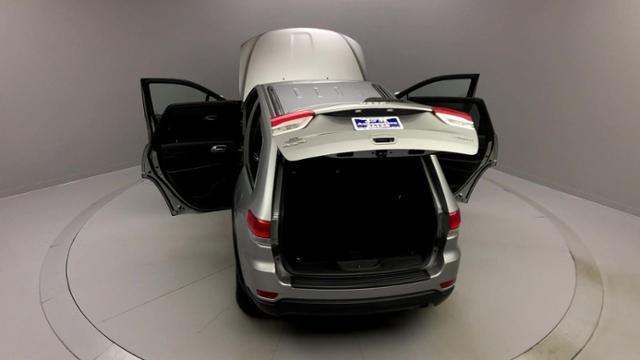 2015 Jeep Grand Cherokee 4WD 4dr Laredo, available for sale in Naugatuck, Connecticut | J&M Automotive Sls&Svc LLC. Naugatuck, Connecticut 2015 Jeep Grand Cherokee 4WD 4dr Laredo, available for sale in Naugatuck, Connecticut | J&M Automotive Sls&Svc LLC. Naugatuck, Connecticut