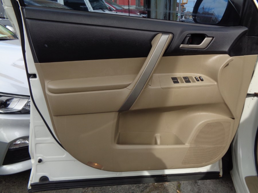 Used Toyota Highlander SE 2011 | Top Speed Motors LLC. Jamaica, New York Used Toyota Highlander SE 2011 | Top Speed Motors LLC. Jamaica, New York