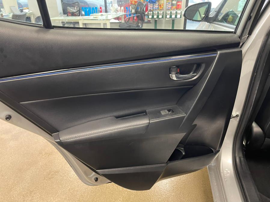 Used Toyota Corolla SE CVT (Natl) 2017 | 5 Towns Drive. Inwood, New York Used Toyota Corolla SE CVT (Natl) 2017 | 5 Towns Drive. Inwood, New York