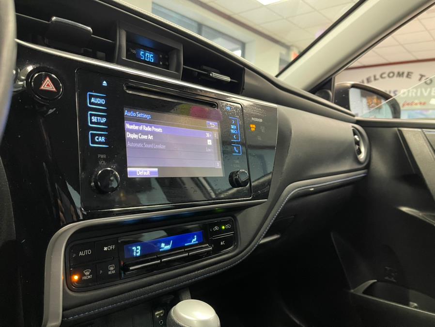 Used Toyota Corolla SE CVT (Natl) 2017 | 5 Towns Drive. Inwood, New York Used Toyota Corolla SE CVT (Natl) 2017 | 5 Towns Drive. Inwood, New York
