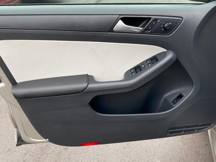 Used Volkswagen Jetta Sedan 4dr Man 2.0L S w/Technology 2015 | Lava Motors 2 Inc. Canton, Connecticut Used Volkswagen Jetta Sedan 4dr Man 2.0L S w/Technology 2015 | Lava Motors 2 Inc. Canton, Connecticut