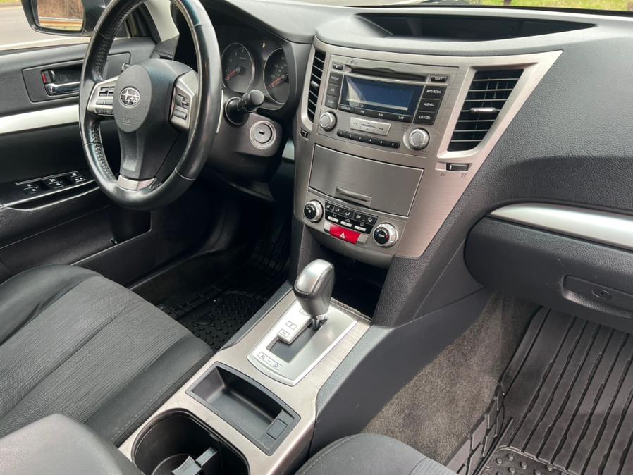 Used Subaru Outback 4dr Wgn H4 Auto 2.5i Premium 2013 | Main Auto of Berlin. Berlin, Connecticut Used Subaru Outback 4dr Wgn H4 Auto 2.5i Premium 2013 | Main Auto of Berlin. Berlin, Connecticut
