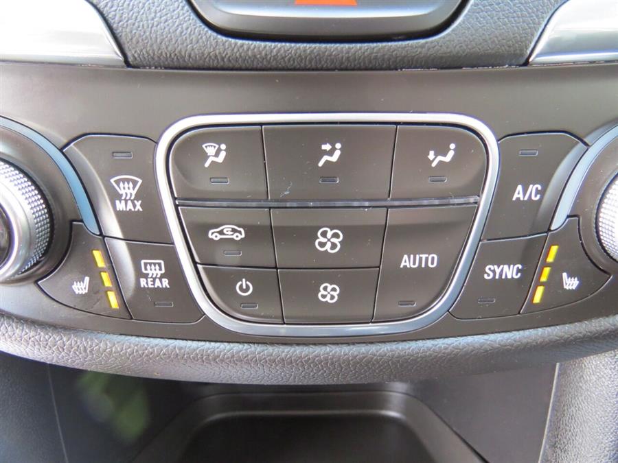 Used Chevrolet Equinox LT 4dr SUV w/1LT 2018 | Lake City Exports Inc. Auburn, Maine Used Chevrolet Equinox LT 4dr SUV w/1LT 2018 | Lake City Exports Inc. Auburn, Maine