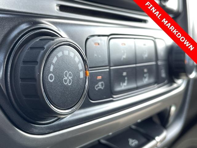 Used Chevrolet Silverado 1500 LT 2018 | Blasius Federal Road. Brookfield, Connecticut Used Chevrolet Silverado 1500 LT 2018 | Blasius Federal Road. Brookfield, Connecticut