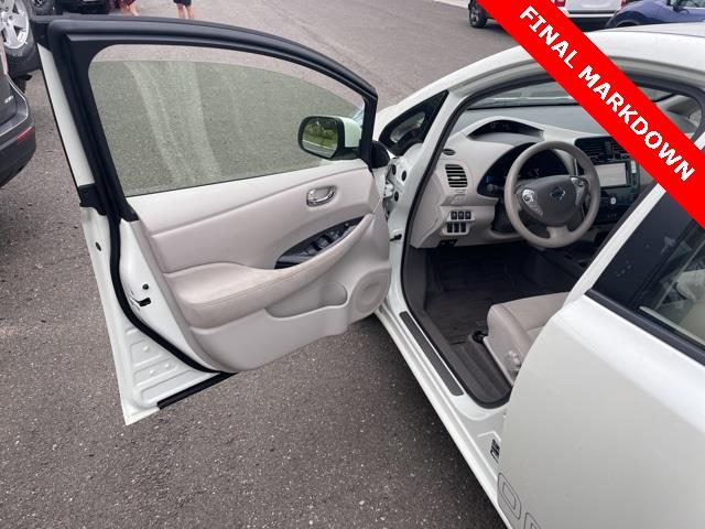 Used Nissan Leaf SL 2012 | Blasius of Danbury. Danbury, Connecticut Used Nissan Leaf SL 2012 | Blasius of Danbury. Danbury, Connecticut