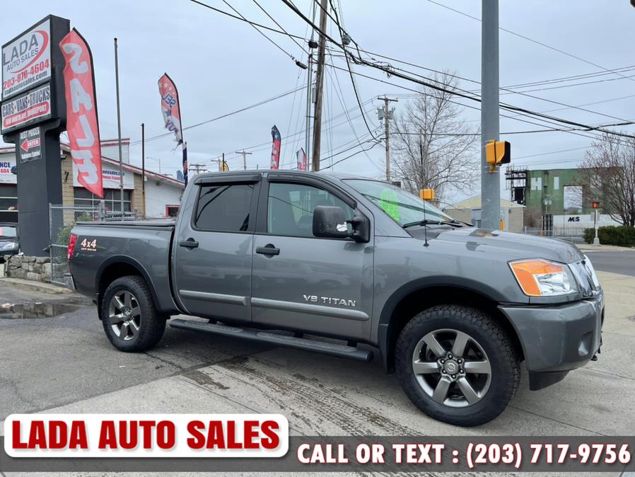 2015 Nissan Titan 4WD Crew Cab SWB SV photo