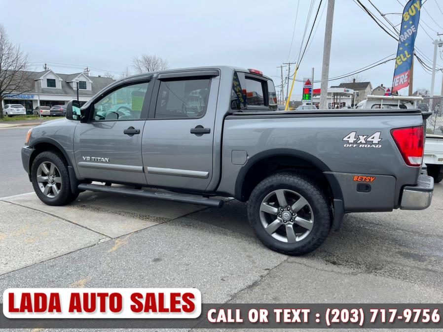 2015 Nissan Titan 4WD Crew Cab SWB SV photo