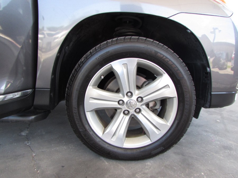 Used Toyota Highlander 4WD 4dr V6 Limited (Natl) 2013 | VIP Auto Enterprise, Inc. Orlando, Florida Used Toyota Highlander 4WD 4dr V6 Limited (Natl) 2013 | VIP Auto Enterprise, Inc. Orlando, Florida