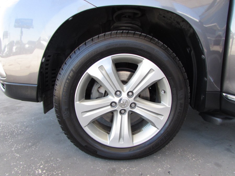 Used Toyota Highlander 4WD 4dr V6 Limited (Natl) 2013 | VIP Auto Enterprise, Inc. Orlando, Florida Used Toyota Highlander 4WD 4dr V6 Limited (Natl) 2013 | VIP Auto Enterprise, Inc. Orlando, Florida